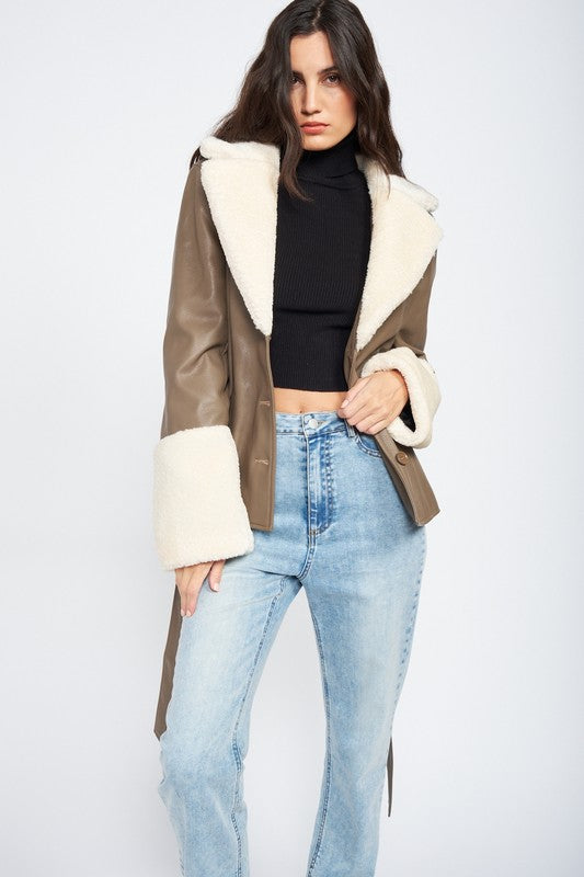 BELTED FAUX SHEARING TRIMMED JACKET