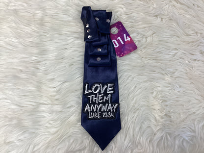 Pretty Patched Knot Tie