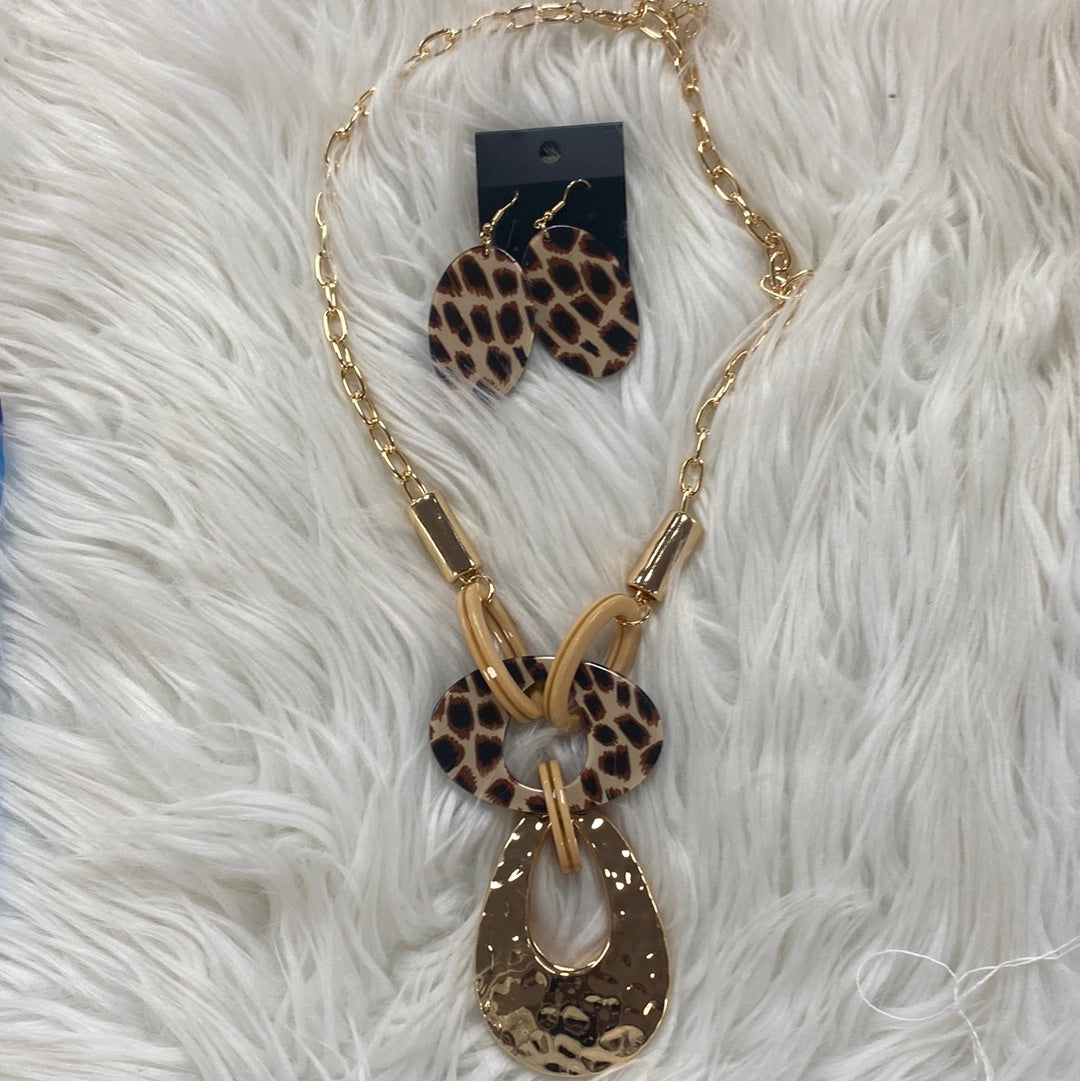 Cheetah Print and Gold Necklace Set